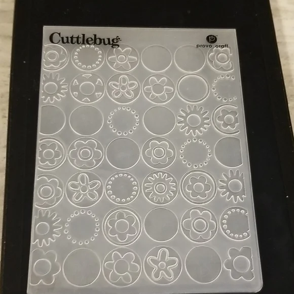 Cuttlebug Embossing Folders - Picture 5 of 8